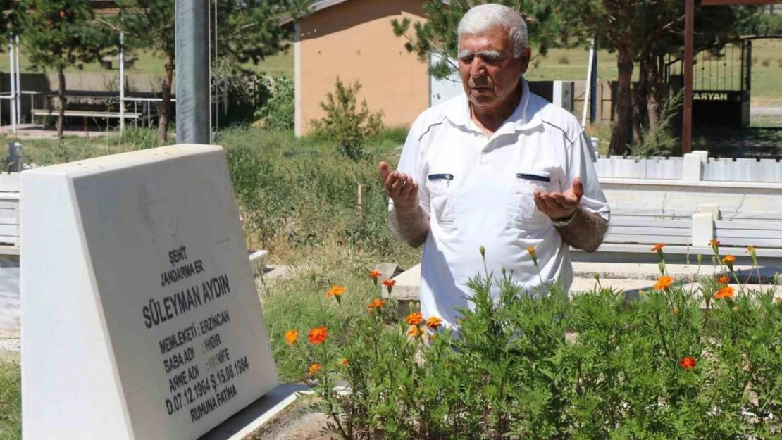 Teröre verilen ilk şehit Süleyman Aydın, kabri başında anıldı