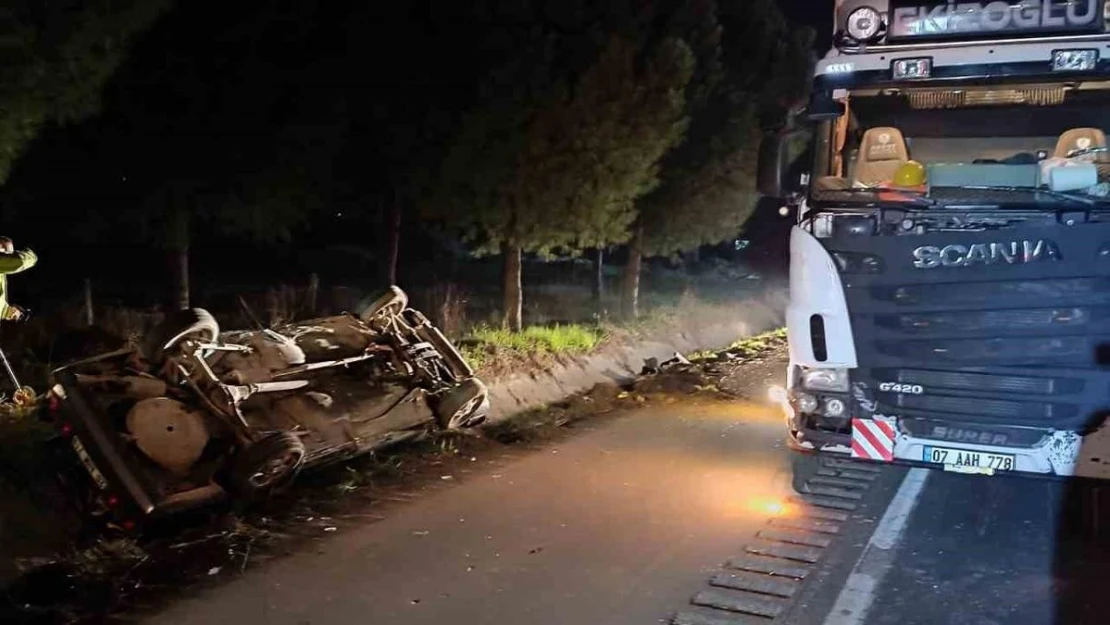 Tıra çarpan otomobil şarampole devrildi: 2 ağır yaralı