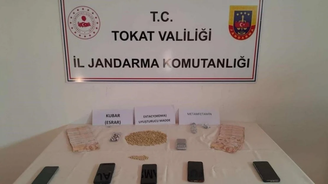 Tokat Jandarma Komutanlığından silah ve uyuşturucu operasyonu