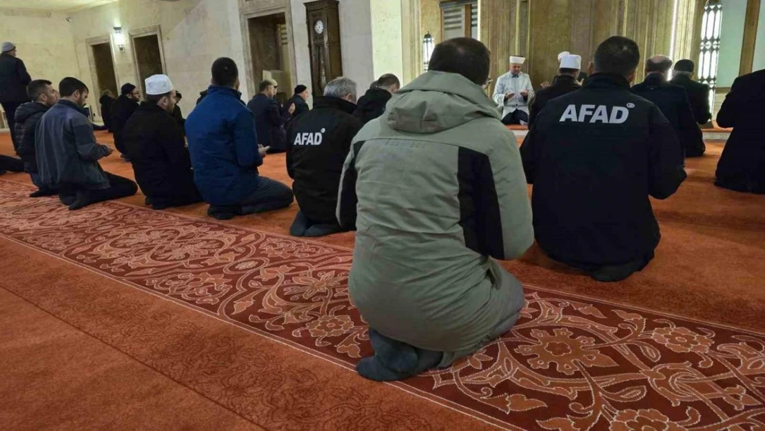 Tokat'ta 6 Şubat depreminde hayatını kaybedenler anısına hatim