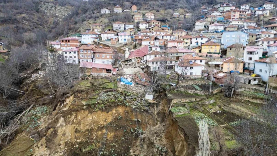 Tokat Valisi Hatipoğlu: '40 konut, 17 ahır, 7 samanlık ve 1 cami heyelandan etkilendi'