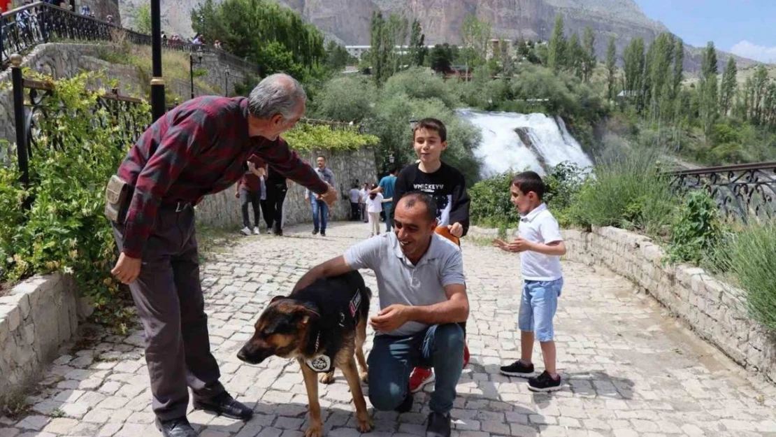 Tortum Şelalesi'nin güvenliğinden K9 Duman sorumlu