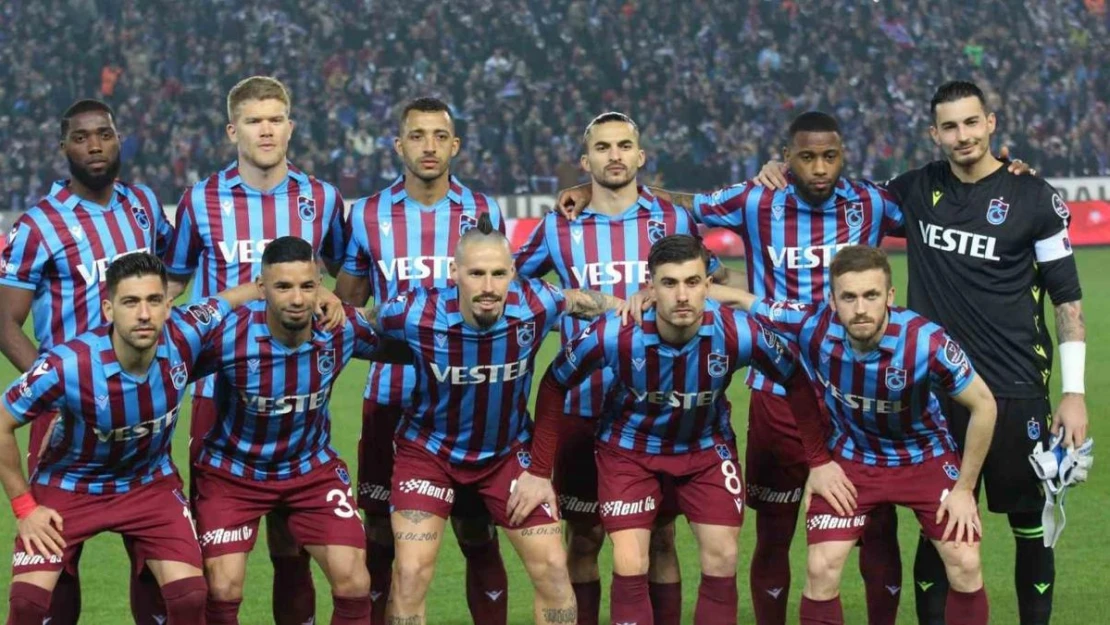 Trabzonspor'da şampiyon kadro dağlıyor