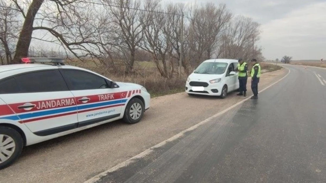 Trafik denetimlerinde 397 sürücüye 634 bin 454 lira para cezası yazıldı