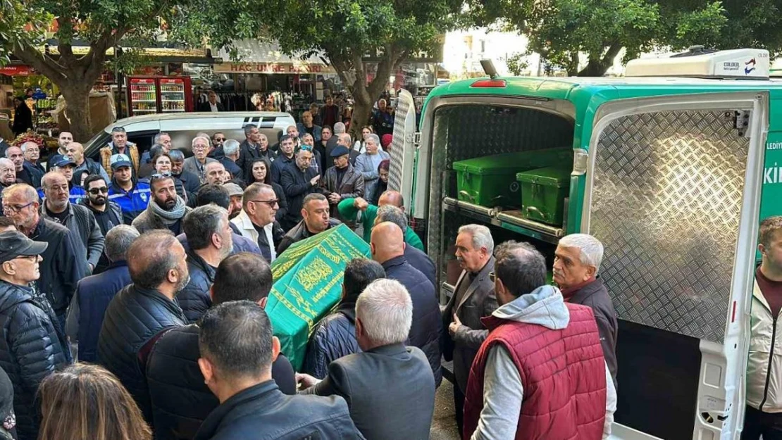 Trafik kazasında hayatını kaybeden Mersinli pilot son yolculuğuna uğurlandı