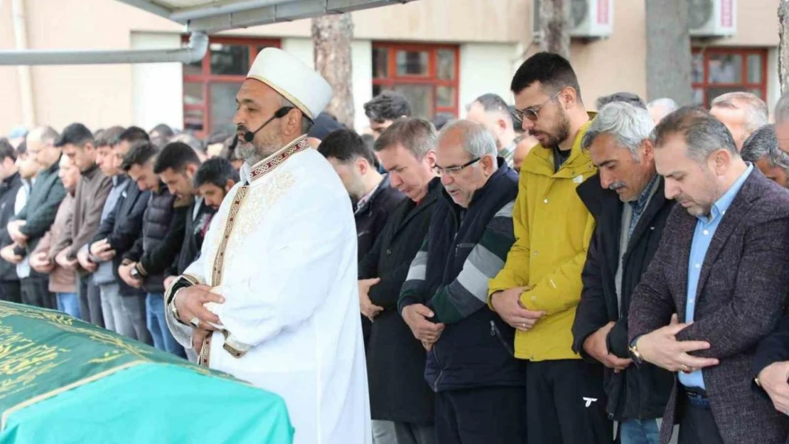 Trafik kazasında hayatını kaybeden genç son yolculuğuna uğurlandı