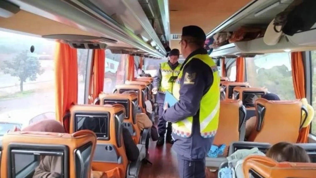 Trafik Timleri emniyet kemerinin önemine değindi