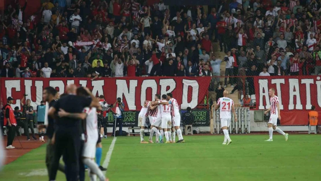 Trendyol Süper Lig: Antalyaspor: 3 - Beşiktaş: 2 (Maç sonucu)