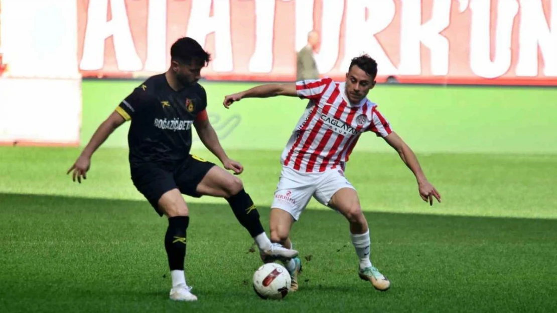 Trendyol Süper Lig: Antalyaspor: 2 - İstanbulspor: 0 (İlk yarı)