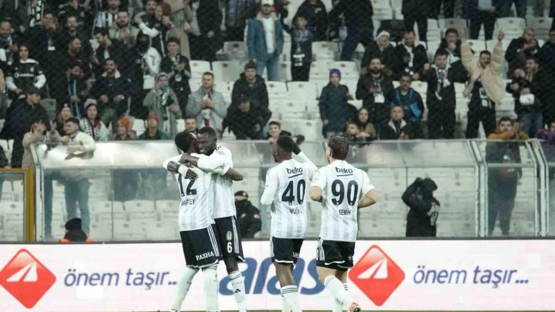 Trendyol Süper Lig: Beşiktaş: 1 - Alanyaspor: 0 (Maç devam ediyor)