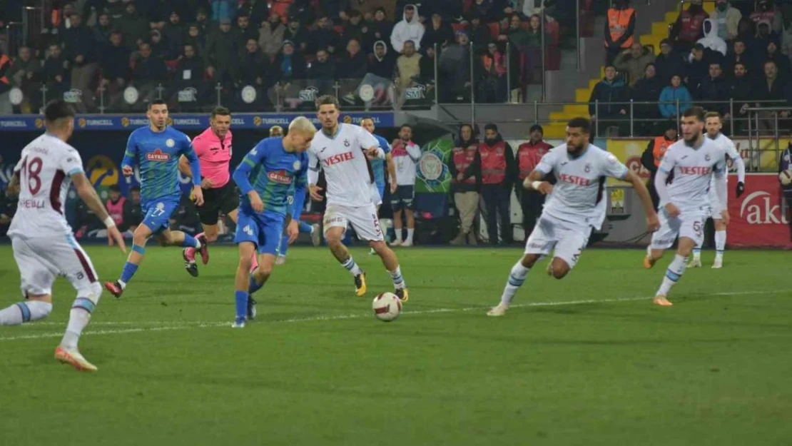 Trendyol Süper Lig: Çaykur Rizespor: 0 - Trabzonspor: 0 (İlk yarı)