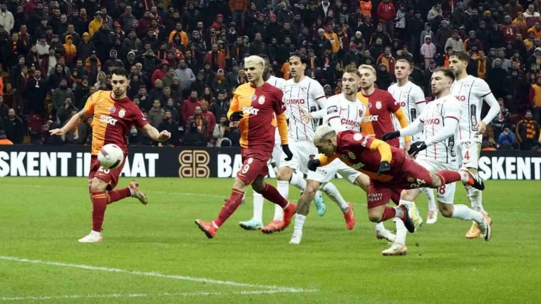 Trendyol Süper Lig: Galatasaray: 0 - Gaziantep FK: 1 (İlk yarı)