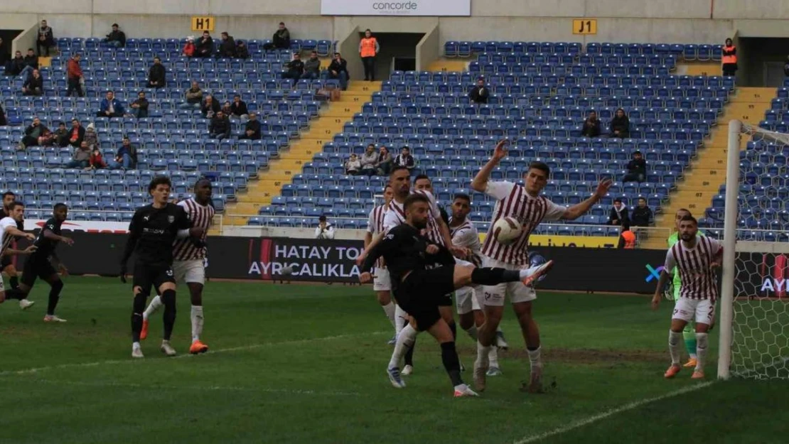 Trendyol Süper Lig: Hatayspor: 0 - Pendikspor: 0 (İlk yarı)