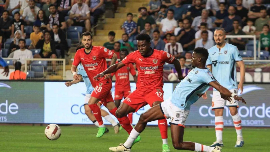 Trendyol Süper Lig: Hatayspor: 0 - Başakşehir: 1 (İlk yarı)