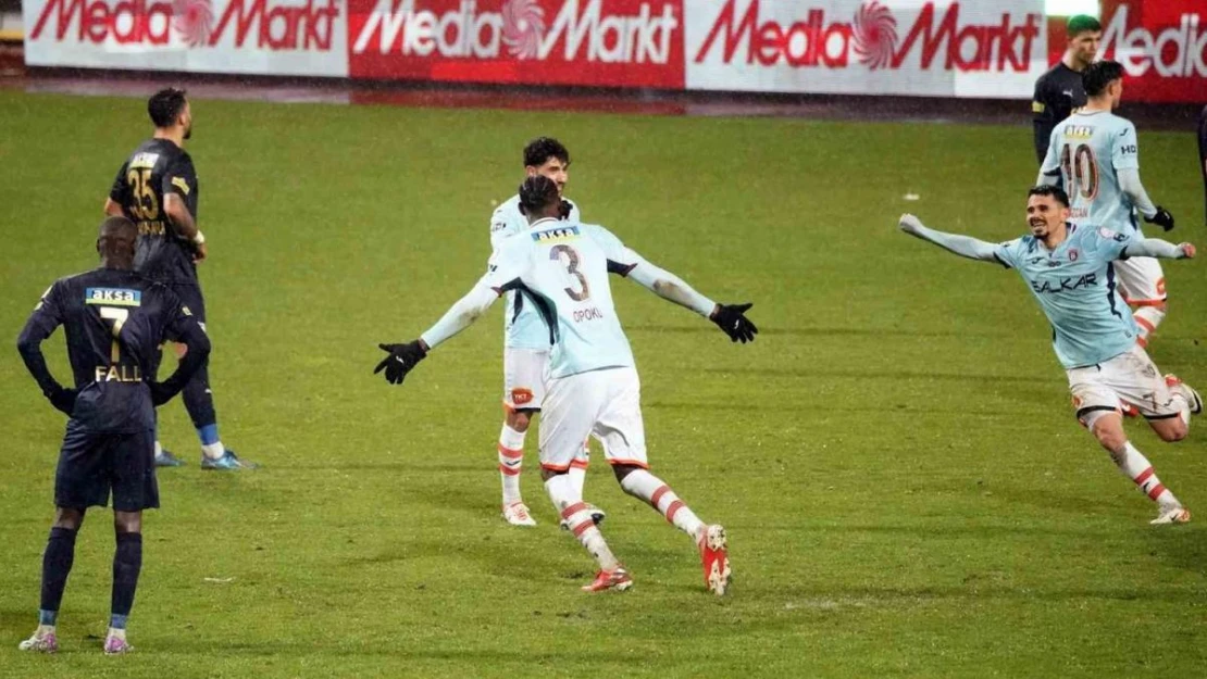 Trendyol Süper Lig: Kasımpaşa: 0 - Başakşehir: 3 (Maç sonucu)