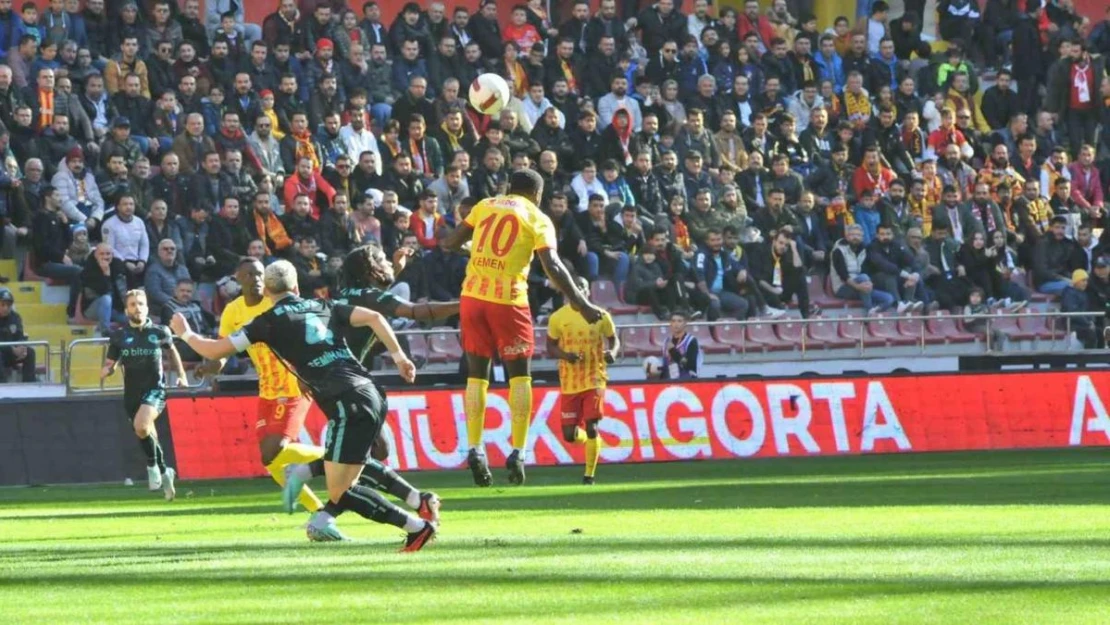 Trendyol Süper Lig: Kayserispor: 0 - Adana Demirspor: 0 (Maç devam ediyor)