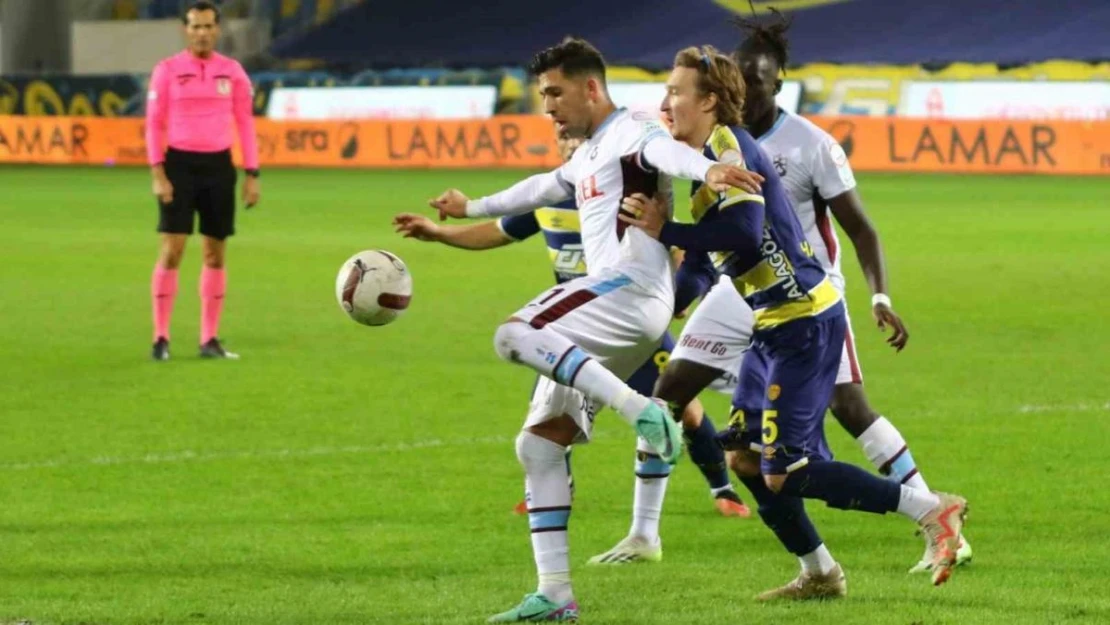 Trendyol Süper Lig: MKE Ankaragücü: 0  - Trabzonspor: 1 (İlk yarı)