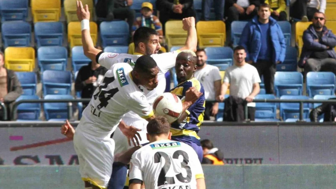 Trendyol Süper Lig: MKE Ankaragücü: 0 İstanbulspor: 1 (İlk yarı)