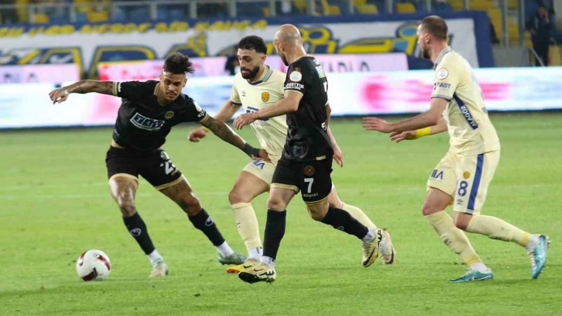 Trendyol Süper Lig: MKE Ankaragücü: 1 - Alanyaspor: 0 (İlk yarı)