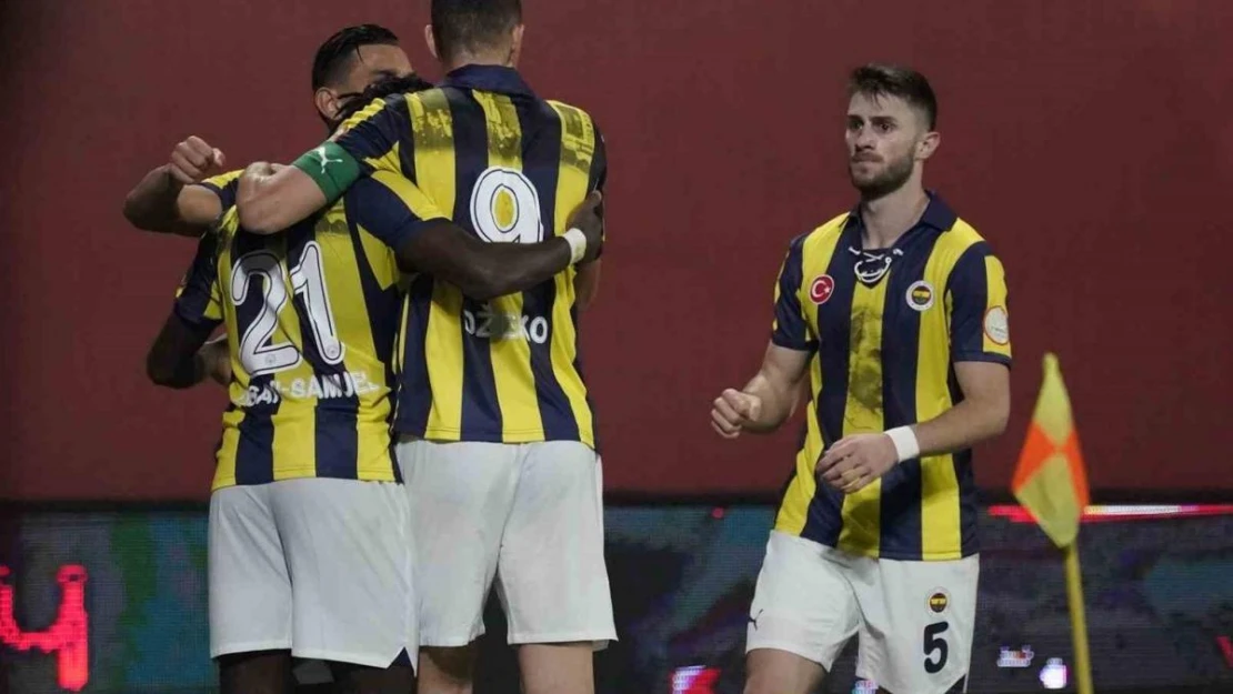 Trendyol Süper Lig: Pendikspor: 0 - Fenerbahçe: 2 (İlk yarı)