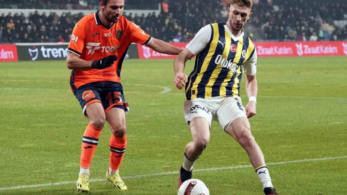 Trendyol Süper Lig: RAMS Başakşehir: 0 - Fenerbahçe: 0 (İlk yarı)