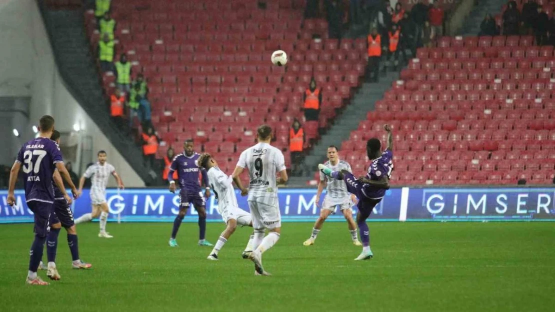 Trendyol Süper Lig: Samsunspor: 1 - Beşiktaş: 1 (İlk yarı)