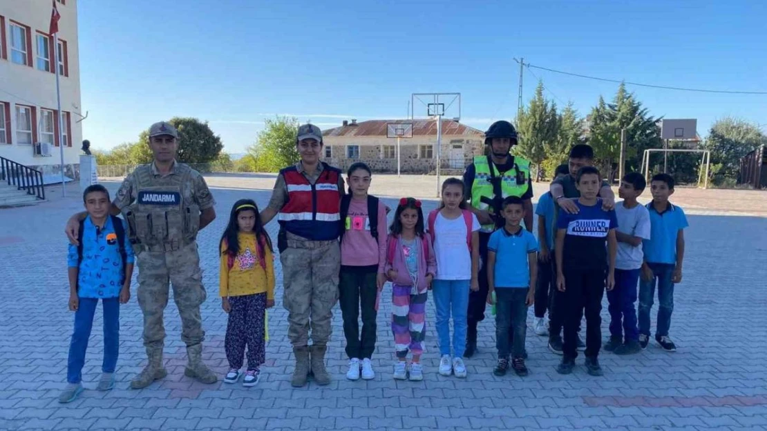 Tunceli'de öğrenci güvenliği için asayiş ve trafik denetimleri