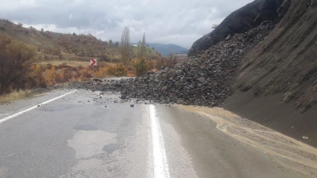 Tunceli'de sağanak yağış ve fırtına etkili oluyor