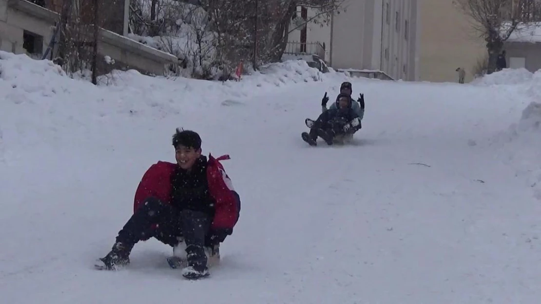 Tunceli'nin 5 ilçesinde okullara kar tatili