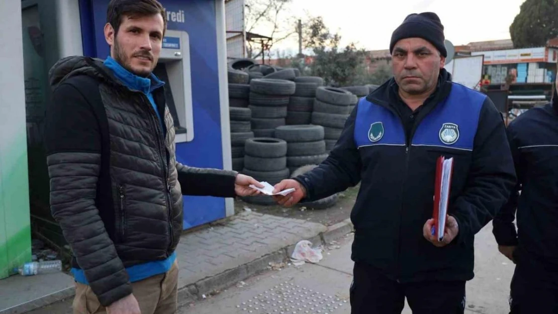 Turgutlulu esnaf bulduğu yüklü miktarda parayı zabıtaya teslim etti