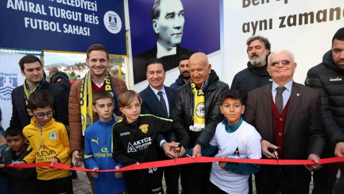 Turgutreis'e uluslararası standartlarda futbol sahası