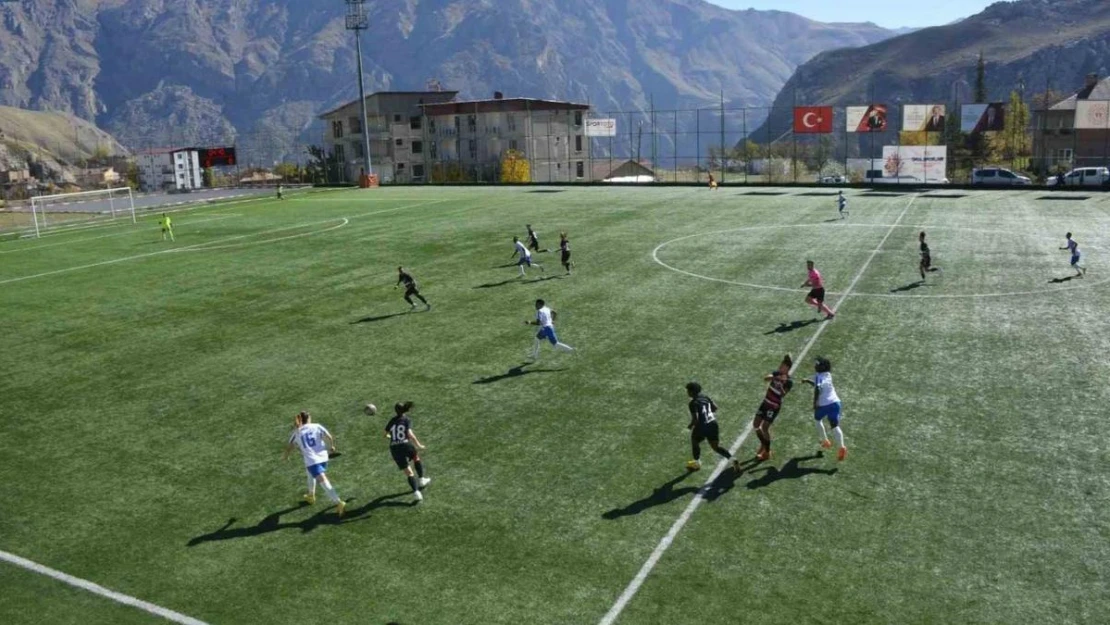 Turkcell Kadın Futbol Süper Ligi: Hakkari Kadın Gücü: 2 - Fatih Vatan Spor: 2