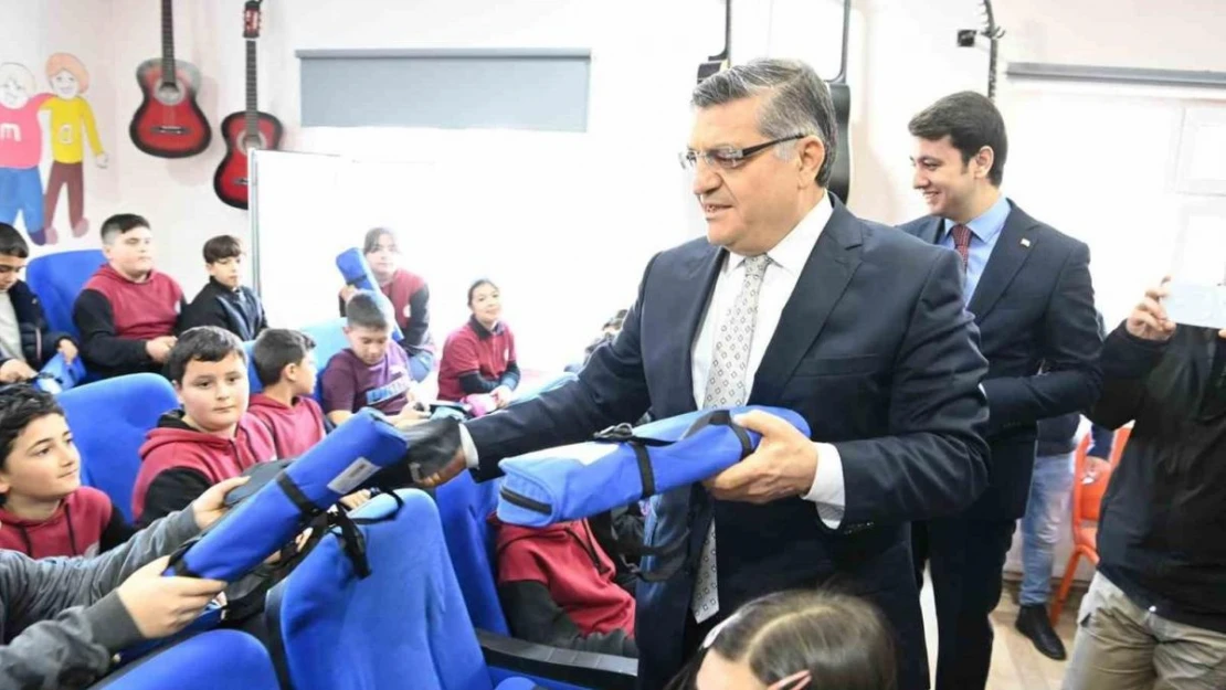 Türkeli'de 'Öğrencilerimizi Melodika ile Buluşturuyoruz' projesi