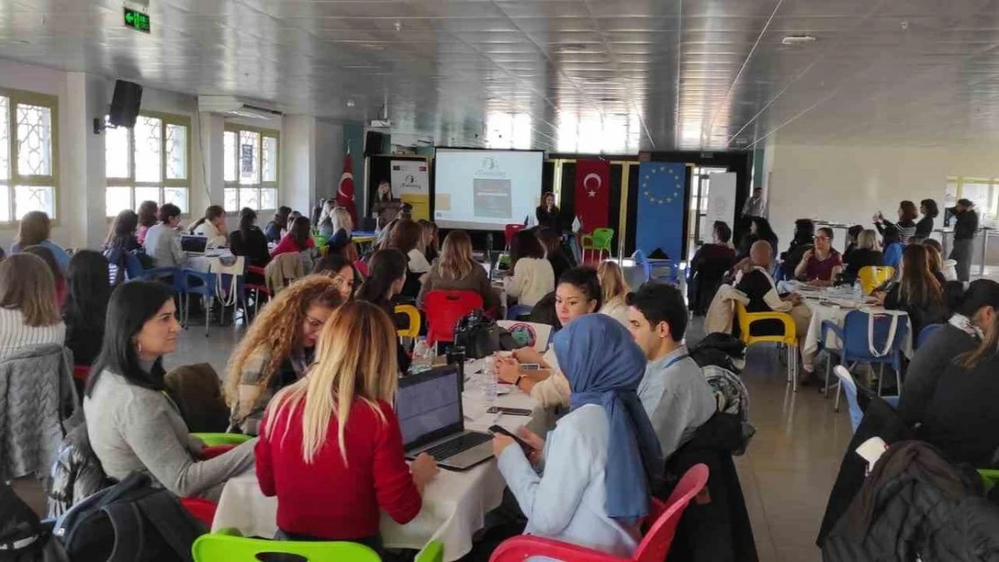 Türkiye'de ilk defa yerel eTwinning Hackathon İzmir'de yapıldı