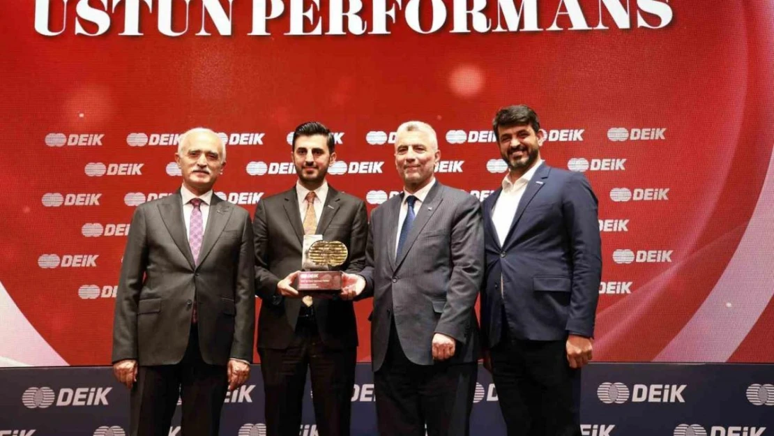 Türkiye-Irak İş Konseyi Başkanlığına yeniden seçilen Halit Acar'a üstün performans ödülü