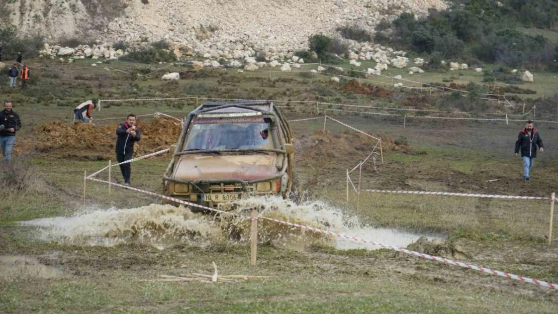 Türkiye'nin birçok noktasından gelen off-road tutkunları İstanbul'da buluştu