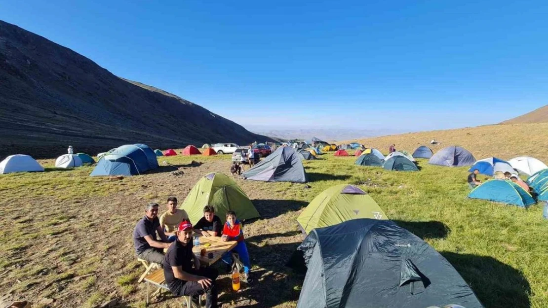 Türkiye'nin en yüksek rakımlı dağcılık şenliği Erzincan'da yapıldı