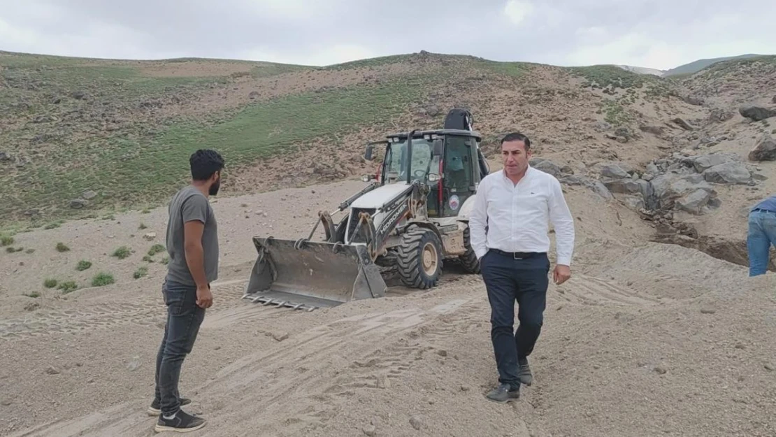 Türkiye'nin en yüksek üçüncü dağı Süphan Dağına yol açma çalışması