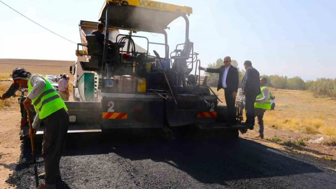 Tuşba Belediyesinin asfalt çalışması hız kesmeden devam ediyor