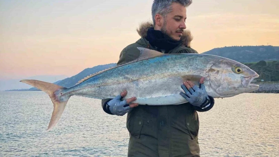 Tuttuğu balığa öyle sevindi ki izleyenleri gülümsetti