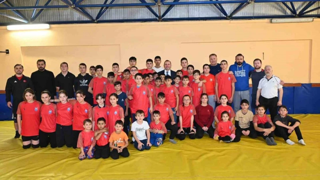 Tutuk, 'Güreş branşında altyapıda değerli sporcular yetiştiriyoruz'