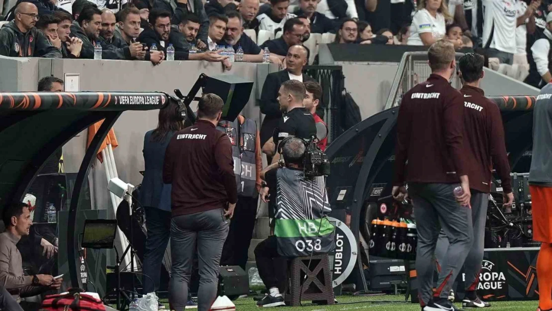 UEFA Avrupa Ligi: Beşiktaş: 0 - Eintracht Frankfurt: 2 (İlk yarı)