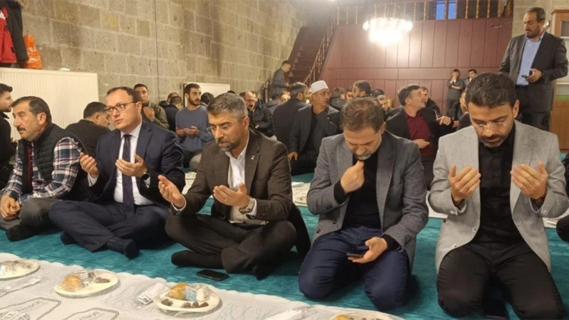 Ulu Cami'de sessiz iftar