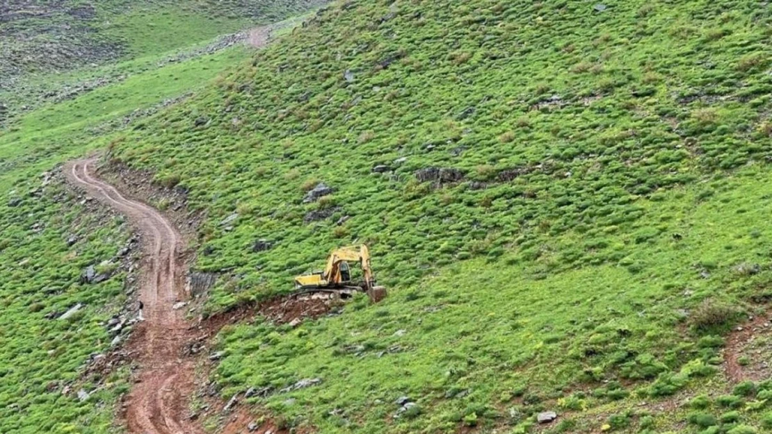 Uludere'de yayla yolları bir bir açılıyor