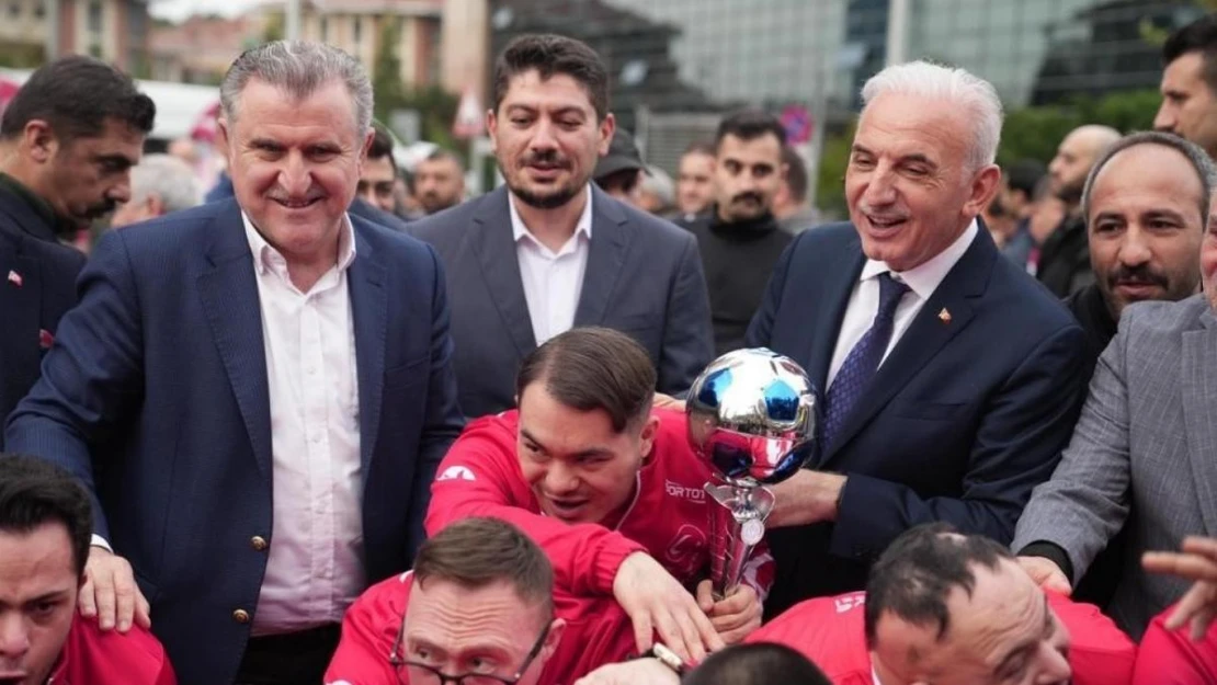 Ümraniye Belediyesi Futsal Takımı ilk maçına çıktı