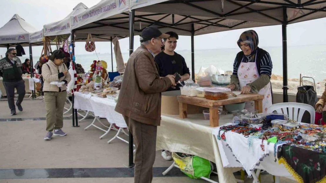 Üretici Kadın Stantları, bu kez 'Sevgililer Günü'ne özel kuruldu