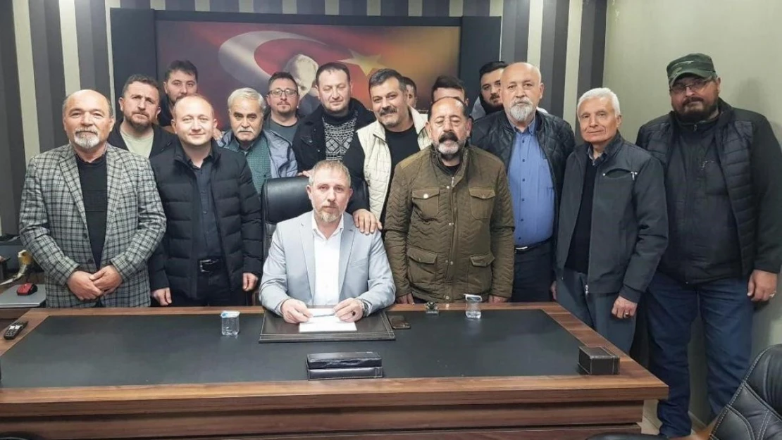 Uşak İYİ Parti'de toplu istifa