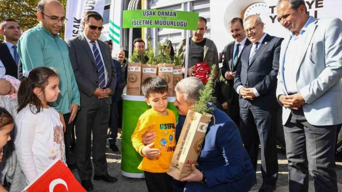 Uşak'ta 1923 adet fidan dikildi