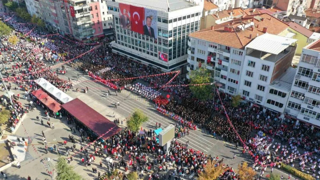 Uşak'ta 29 Ekim coşkuyla kutlandı