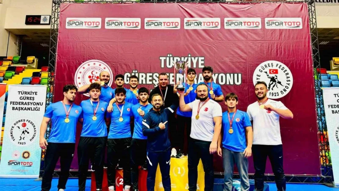 Üzümlü Belediyespor güreş takımı 1. lige yükseldi